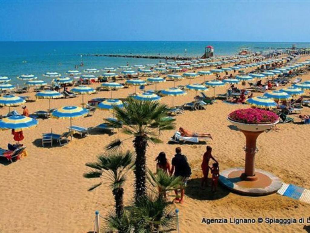 Lignano Exclusive With Pool Apartamento Lignano Sabbiadoro Exterior foto