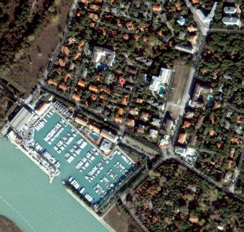 Lignano Exclusive With Pool Apartamento Lignano Sabbiadoro Exterior foto